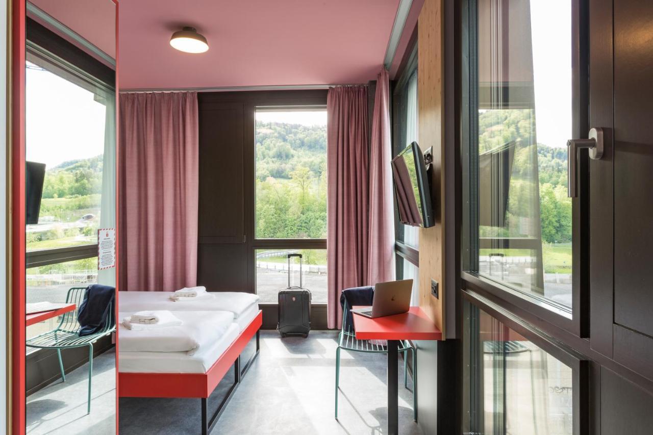 Meininger Hotel Zurich Greencity Extérieur photo
